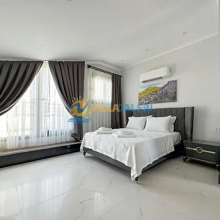 ヴィラ Galaxy In フェティエ